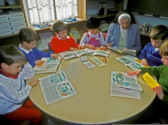 Jak dzieci poznają "prawdy życiowe"? "Siostra na religii powiedziała, że pies nie podszedł do nieba"