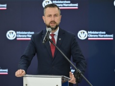 Dziwne działania rządu ws. SAFE. Szef MON zmarginalizowany?