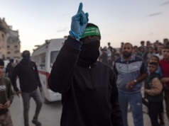 Kruchy rozejm między Izraelem a Strefą Gazy, kolejne naloty, są zabici