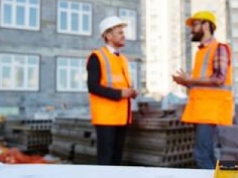 Stróżówka na budowie – gdzie ustawić i jak wyposażyć?