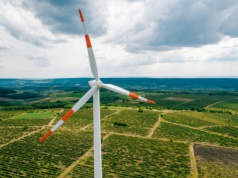 Energetyka inwestuje w stabilne sieci dystrybucyjne, OZE i magazyny energii