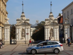 Atak siekierą na UW. Zakończyła się obserwacja Mieszka R.