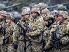 USA zmniejszą liczbę żołnierzy w Europie? Jest odpowiedź NATO