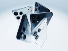 Oczywiście, że jest przezroczysty. Można go mieć za nieco ponad 1000 zł