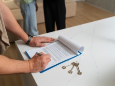 Kredyty hipoteczne o stałym oprocentowaniu zyskują na popularności. Polacy wybierają spokój zamiast ryzyka