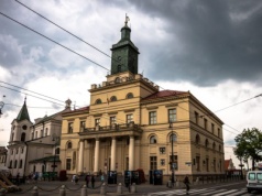 W Ratuszu radny widzi bramki, skaner i rejestr gości. Urząd to „szczegółowo przeanalizuje”