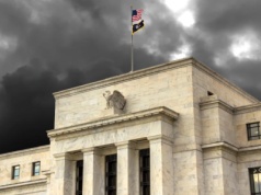 Fed ściął stopy i zapowiada koniec QT