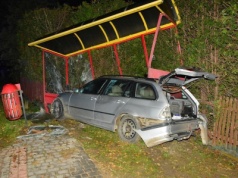 17-latek za kierownicą BMW potrącił pieszego i uciekł. Nie miał prawa jazdy