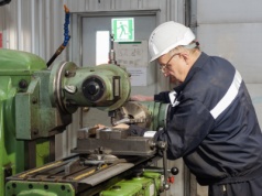 Doświadczeni pracownicy nie odchodzą na emeryturę. Rynek pracy ich potrzebuje