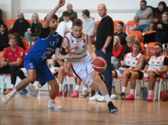 Koszykarze UJK kontynuują zwycięską serię