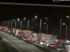 Zderzenie 4 aut na trasie S8. Zablokowany przejazd