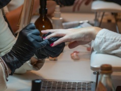 Hit czy kosmetyczny koszmar? Fenomenu tych paznokci nie da się zignorować