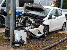Próbował uniknąć zderzenia, uderzył w słup