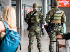 Funkcjonariusze SG z Katowic-Pyrzowic zatrzymali poszukiwanego listem gończym