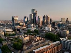 Zyski z nanosekund. Firma McKay kłóci się z giełdami o 0,00000000153 sekundy