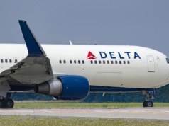 Nie do wiary, co zrobiła stewardesa. Samolot opóźniony o 4 godziny