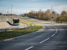 Nowa trasa, nowe przystanki i koniec objazdów. Ul. Węglarza gotowa na otwarcie, a to już w piątek