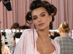 Rozebrana Emily Ratajkowski wdzięczy się w sesji do magazynu. Jest ogień? (FOTO)