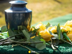 Lekarz kazał jej czekać na śmierć, choć nie miała nawet 30 lat. "Przyszła do nas wybrać swoją urnę"