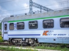 Auto wjechało pod pociąg. Nie żyje kierowca