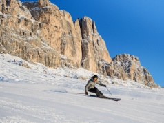 Na narty we Włoszech tylko w kasku. Rosną też ceny karnetów – „sport dla bogatych”?