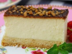 To najlepszy przepis na sernik. Nie opada, nie pęka i smakuje jak z drogiej cukierni