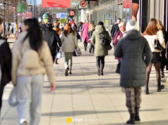 W Polsce rodzi się za mało dzieci? "Przestańmy histeryzować, że robi się nas trochę mniej. Jakoś przetrwamy"