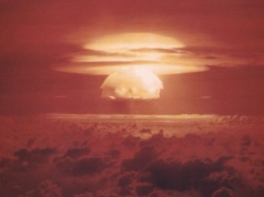 Kontrowersyjny atomowy pomysł Trumpa może pomóc Chińczykom. "Lekkomyślne posunięcie"