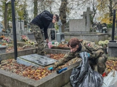 Terytorialsi z batalionu w Ciechanowie odwiedzają cmentarze i miejsca pamięci