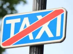 Więcej miejsc parkingowych. Zlikwidują część postojów TAXI?
