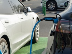 Publiczna ładowarka dla wybranych. Urząd gminy reaguje na działania szeryfa