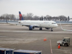 Błąd stewardesy kosztował linię ponad 377 tys. zł. Pasażerowie byli uwięzieni przez godzinę