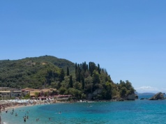 Coś atakuje turystów w kurortach. "Ból nie do wytrzymania". Co się dzieje?