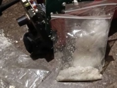 Bolesławiec: 38-latek ukrył narkotyki w bębnie pralki i w kabinie prysznicowej