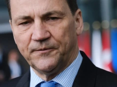 Sikorski przyciskany w sprawie pamiętnego zdjęcia. „Użył pan tego karabinu?”