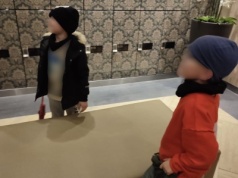 Dwaj 6-latkowie odnalezieni w galerii handlowej. W akcji 140 policjantów