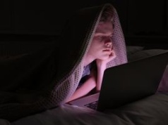 Po wprowadzeniu weryfikacji wieku znany serwis z filmami dla dorosłych odnotował potężne spadki. "To złudne"