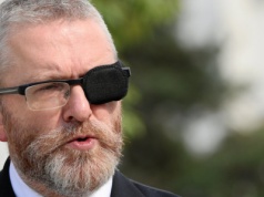 Braun kluczem do większości w Sejmie? Liczba "24" w tym sondażu mówi wiele