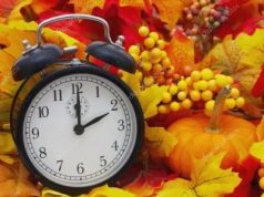 W ten weekend przechodzimy z letniego na zimowy czas i śpimy o godzinę dłużej