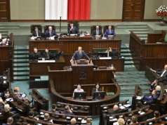 Nowy sondaż: KO na prowadzeniu! PiS traci poparcie