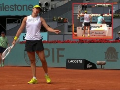 23 minuty i koniec. Świątek tylko cisnęła rakietą. Sensacja