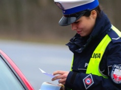 Parkowanie przy cmentarzu. Co grozi kierowcom 1 listopada