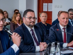 Rada Powiatu Gorlickiego: decyzje w sprawach oświaty, budżetu, szpitala i młodzieżowej rady