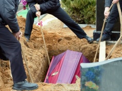 Kontakt z osobą zmarłą na wyciągnięcie ręki? Oto czym są deadboty i griefboty