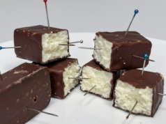 Skandal w Halloween! W słodyczach dla dzieci znaleziono szpilki i gwoździe