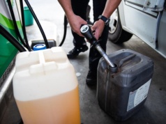 Wystarczy jeden błąd przy tankowaniu. 3000 zł kary i odpowiedzialność za pożar