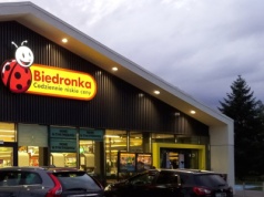 Nowe zasady parkowania pod Biedronkami. Koniec biletów, do 3 500 zł kary