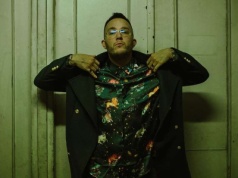 Ten Typ Mes nazywa Tedego „resortową córeczką”