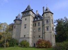 Tu leży "polska Dolina Loary". Ten zamek jesienią zapiera dech