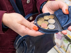 Drobne znikają z obiegu. Sklepy szukają sposobu, jak wydawać resztę